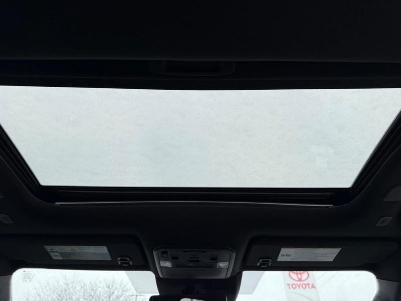 Toyota Tacoma 4WD Vehicle Image 05