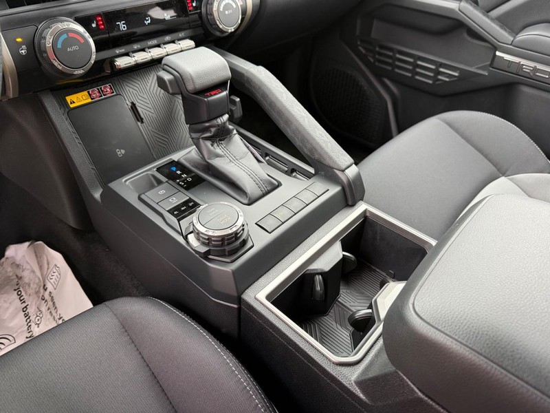 Toyota Tacoma 4WD Vehicle Image 15