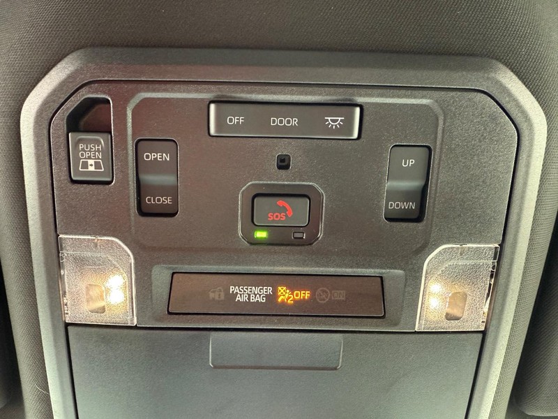 Toyota Tacoma 4WD Vehicle Image 17