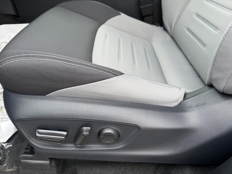 Toyota Tacoma 4WD Vehicle Image 21