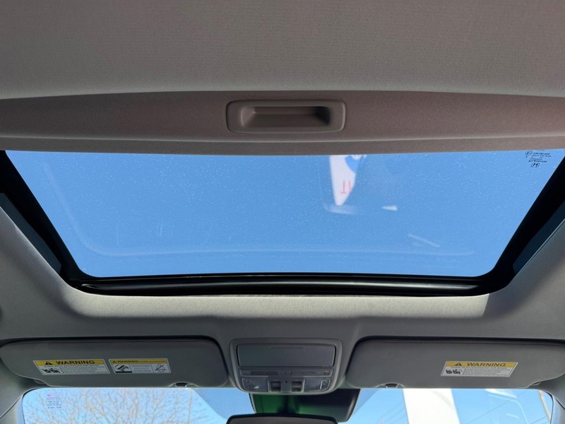 Honda CR-V Vehicle Full-screen Gallery Image 12