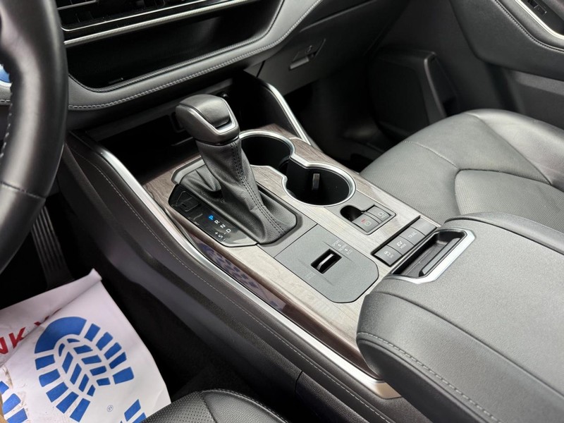 Toyota Highlander Vehicle Image 20