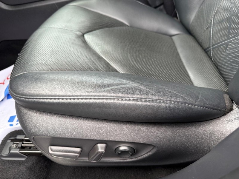 Toyota Highlander Vehicle Image 26