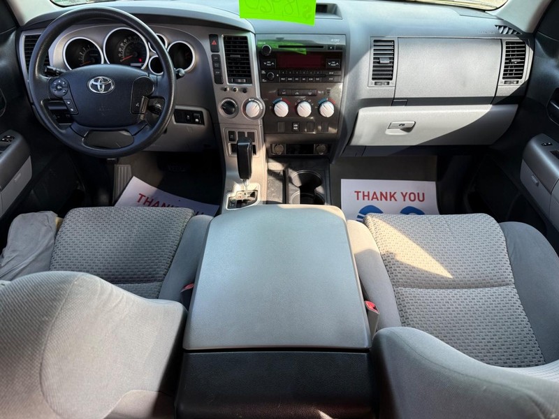 Toyota Tundra 4WD Truck Vehicle Image 11