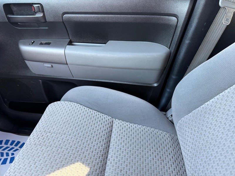 Toyota Tundra 4WD Truck Vehicle Image 18