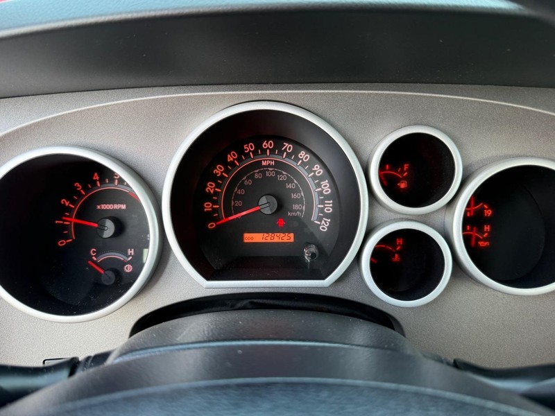 Toyota Tundra 4WD Truck Vehicle Image 19