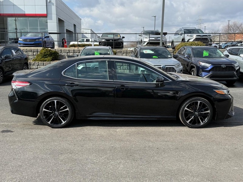 Toyota Camry Vehicle Image 02