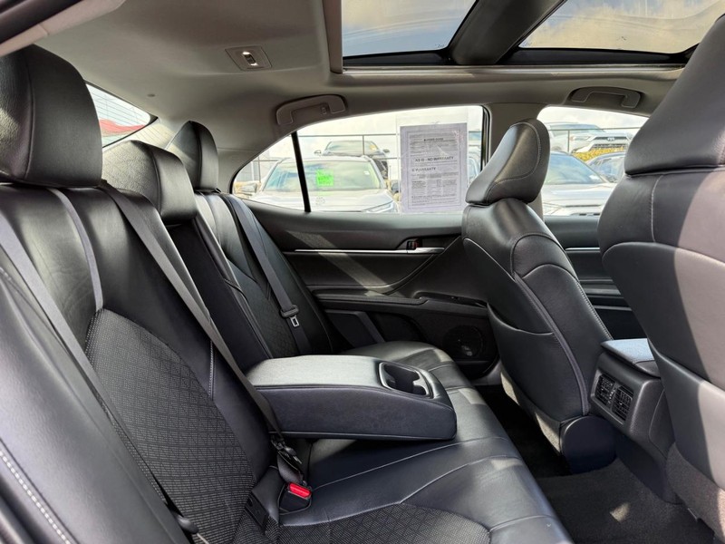 Toyota Camry Vehicle Image 10