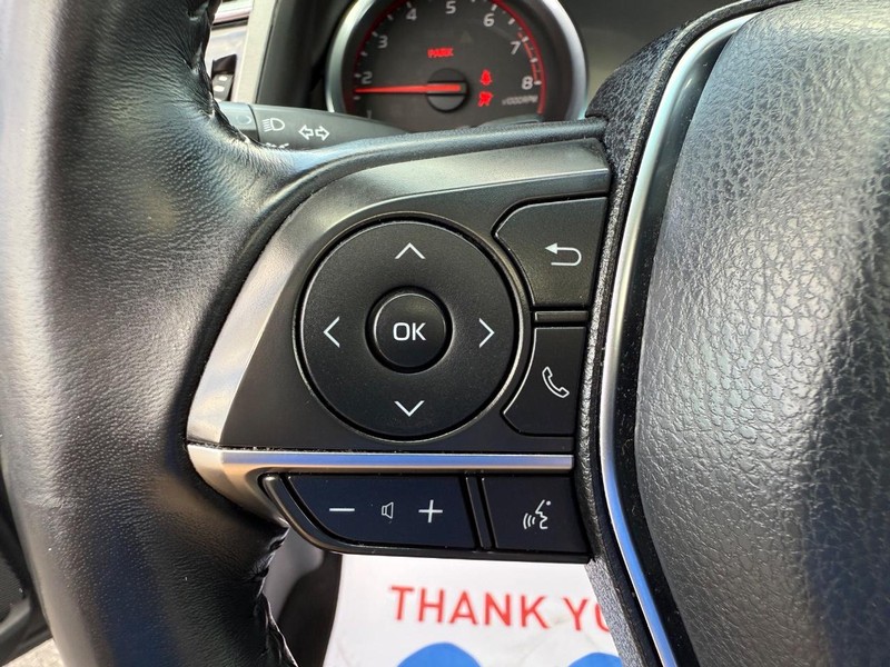 Toyota Camry Vehicle Image 14