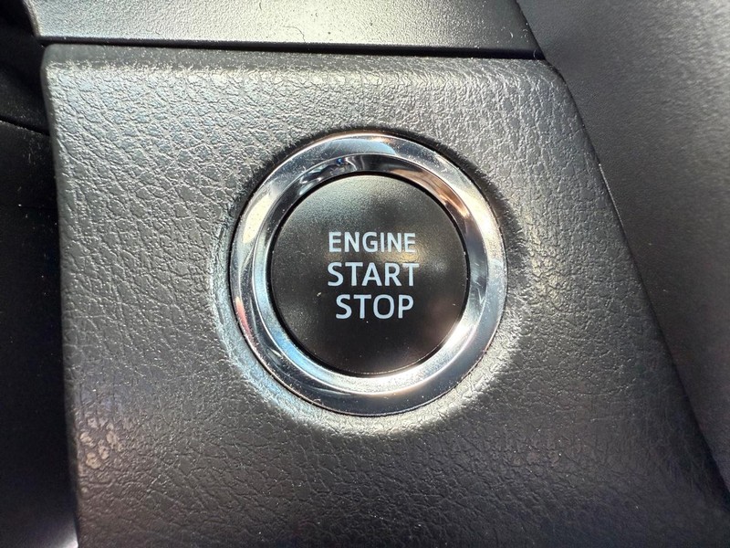 Toyota Camry Vehicle Image 16