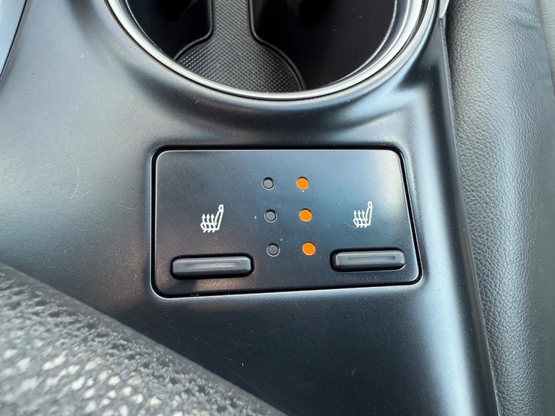 Toyota Camry Vehicle Image 17