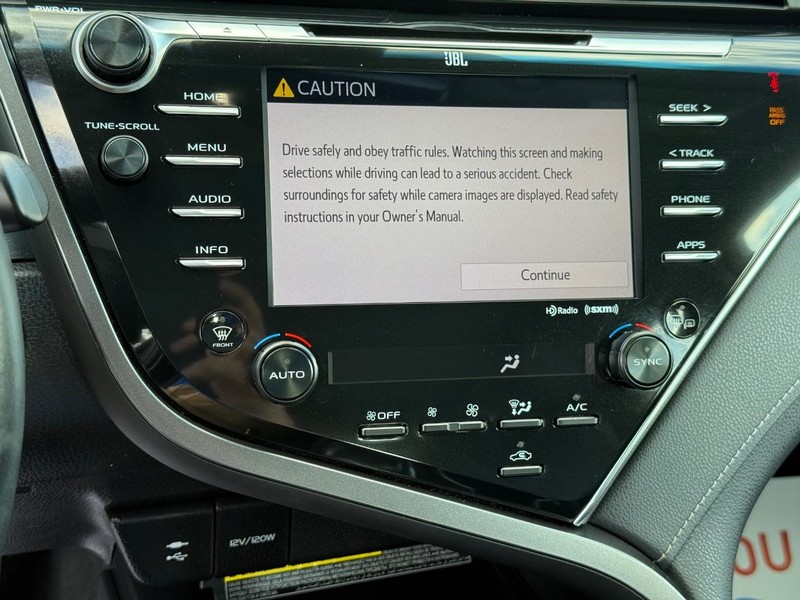 Toyota Camry Vehicle Image 18