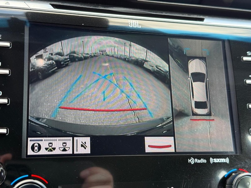 Toyota Camry Vehicle Image 19