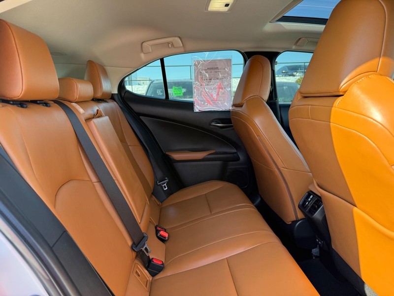 Lexus UX Vehicle Image 11