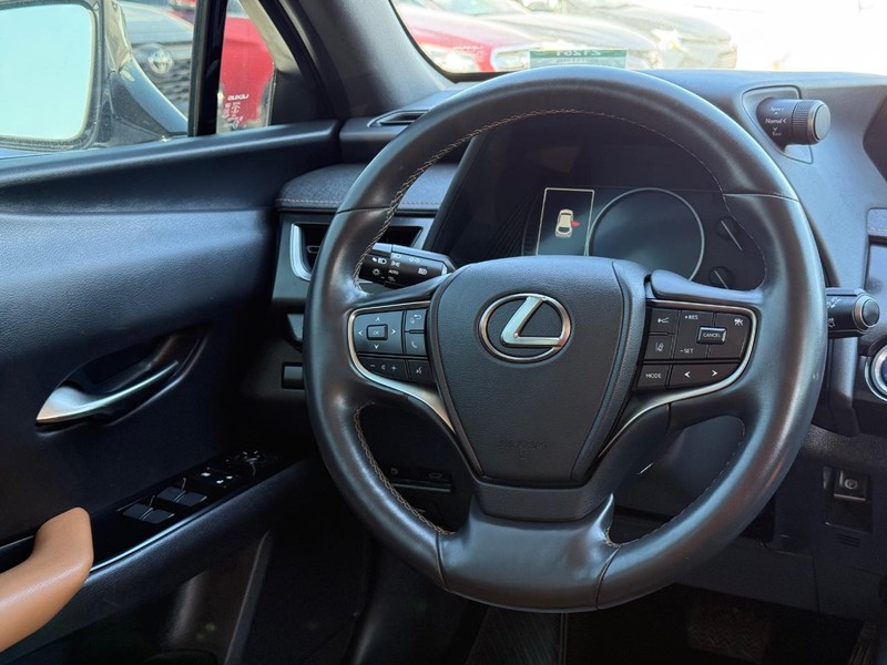 Lexus UX Vehicle Image 14