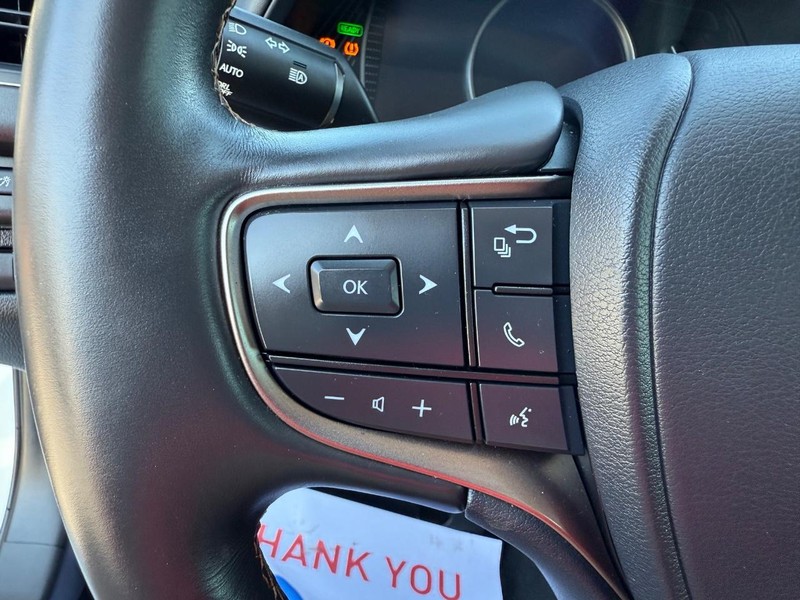 Lexus UX Vehicle Image 15