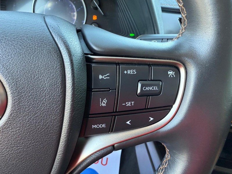 Lexus UX Vehicle Image 16