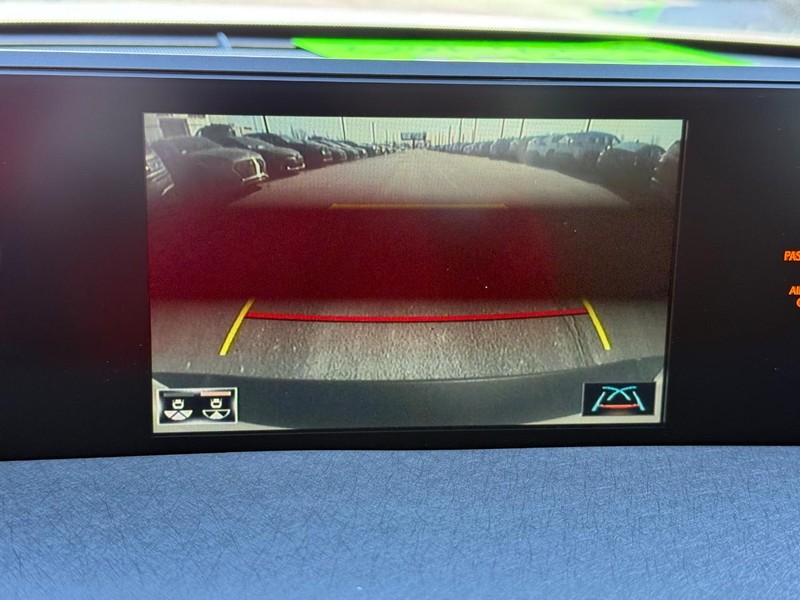 Lexus UX Vehicle Image 20