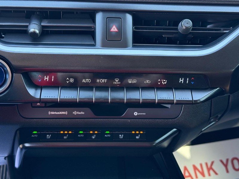 Lexus UX Vehicle Image 21