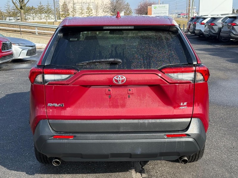 Toyota RAV4 Vehicle Image 04