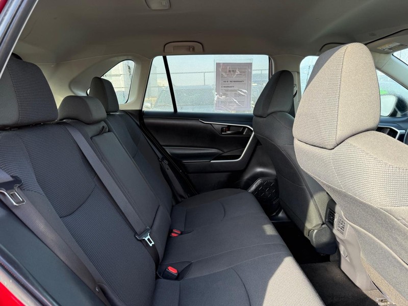 Toyota RAV4 Vehicle Image 10