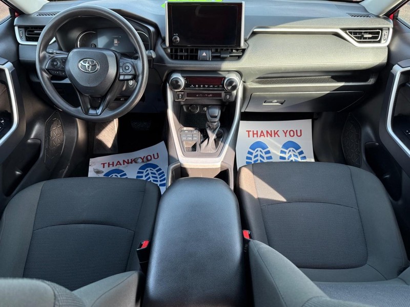 Toyota RAV4 Vehicle Image 11