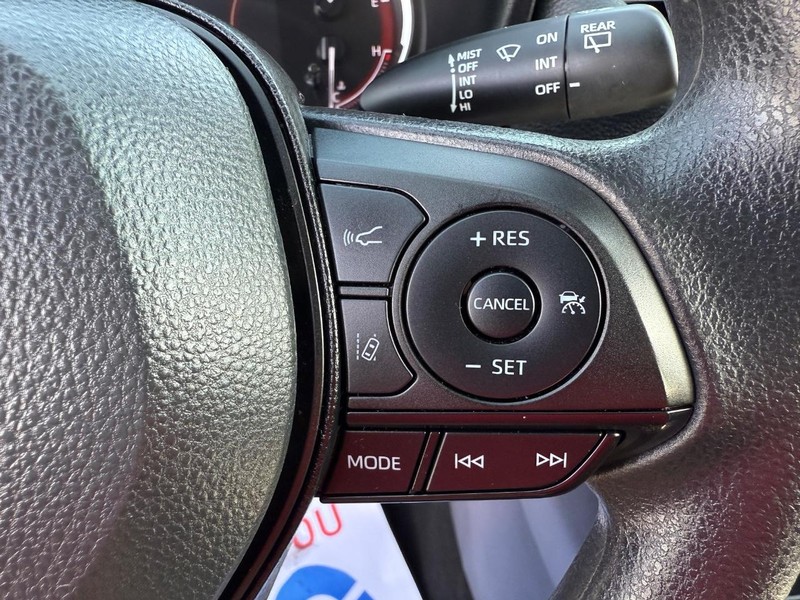 Toyota RAV4 Vehicle Image 14