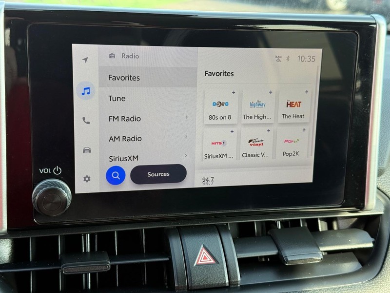 Toyota RAV4 Vehicle Image 15