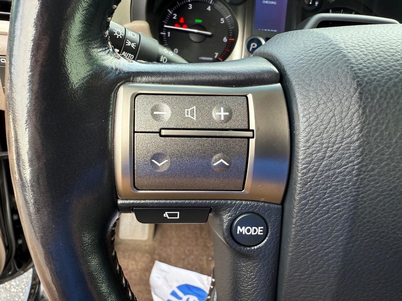 Lexus GX 460 Vehicle Image 14