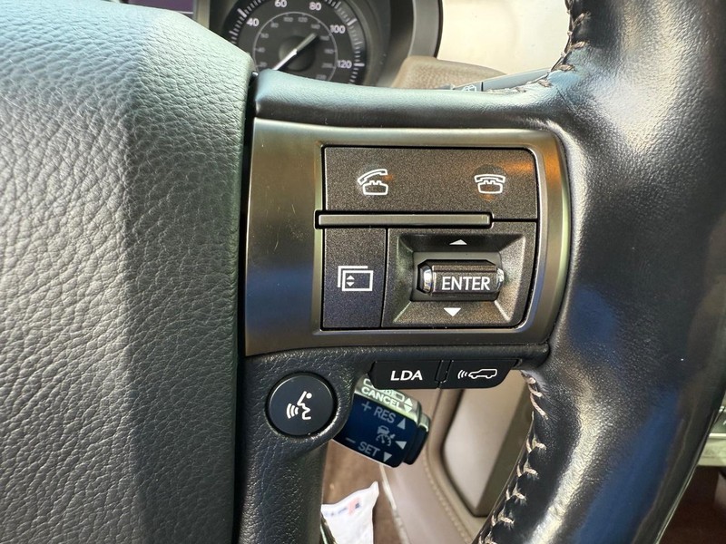 Lexus GX 460 Vehicle Image 15