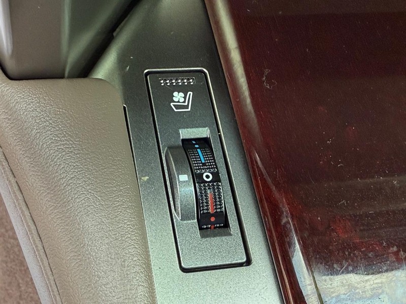 Lexus GX 460 Vehicle Image 17