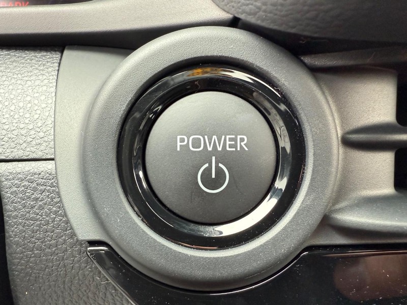 Toyota Crown Signia Vehicle Image 10