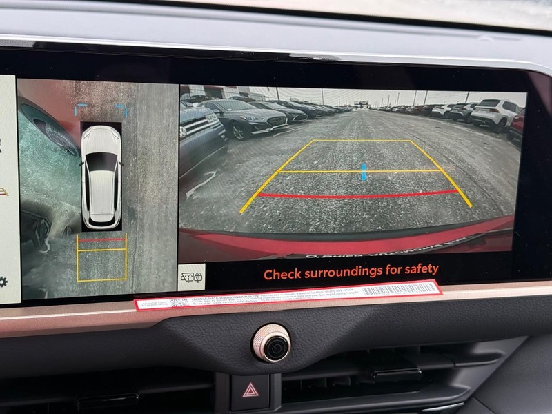 Toyota Crown Signia Vehicle Image 13