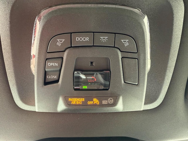 Toyota Crown Signia Vehicle Image 17