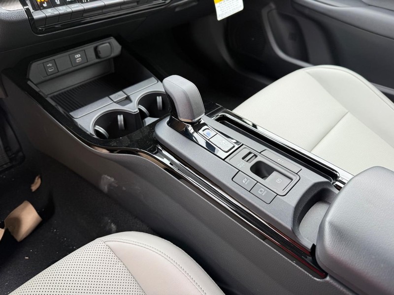 Toyota Prius Vehicle Image 15