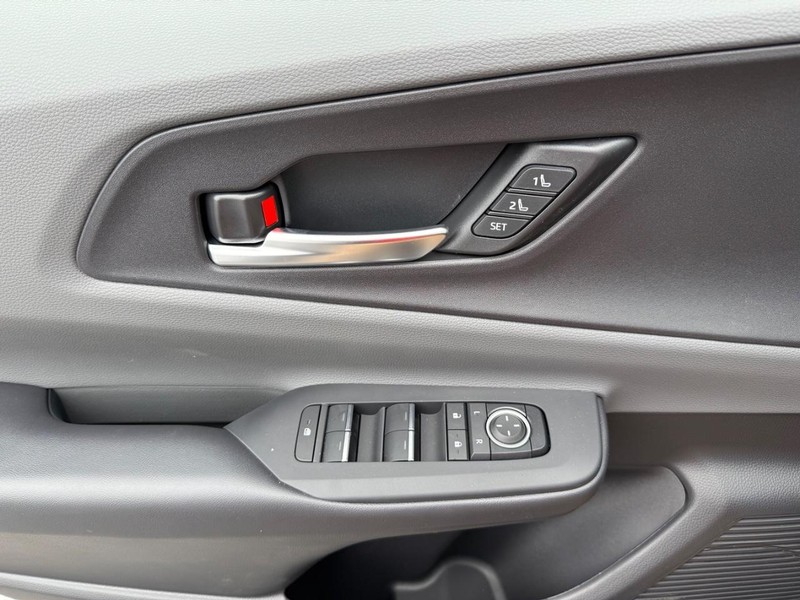 Toyota Prius Vehicle Image 19