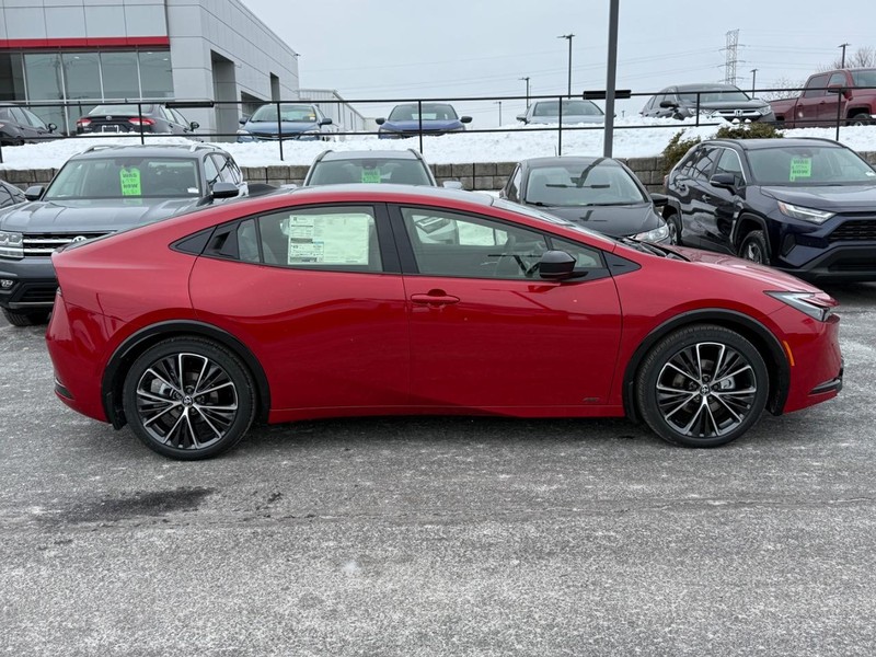 Toyota Prius Vehicle Image 02