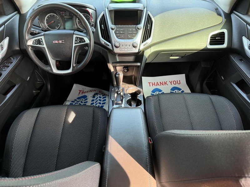 GMC Terrain Vehicle Full-screen Gallery Image 11