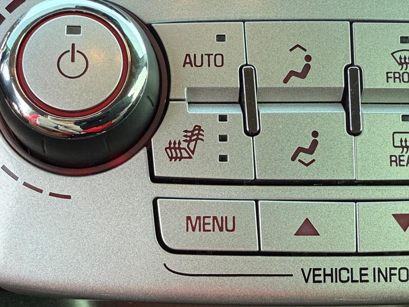 GMC Terrain Vehicle Full-screen Gallery Image 17