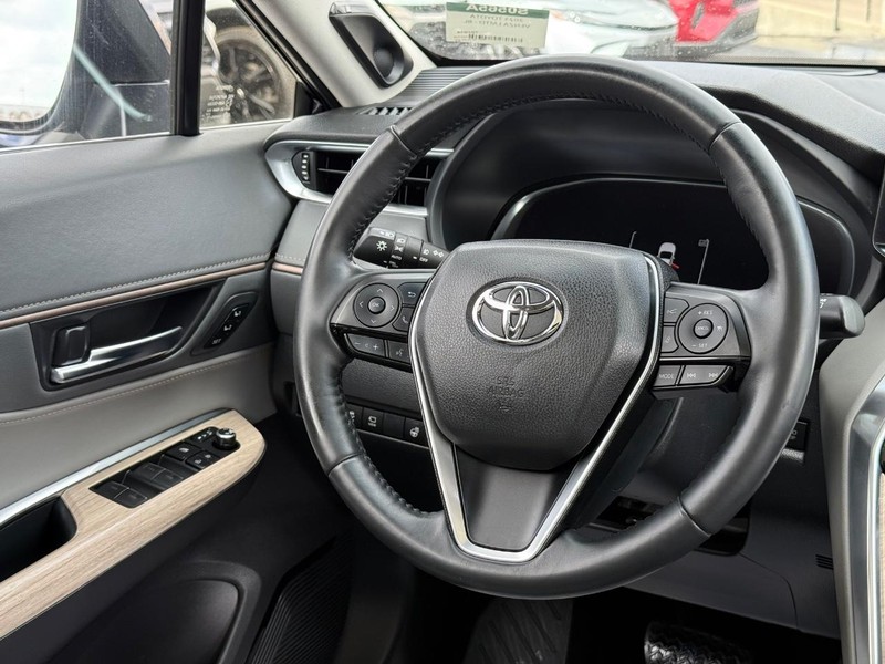 Toyota Venza Vehicle Image 14