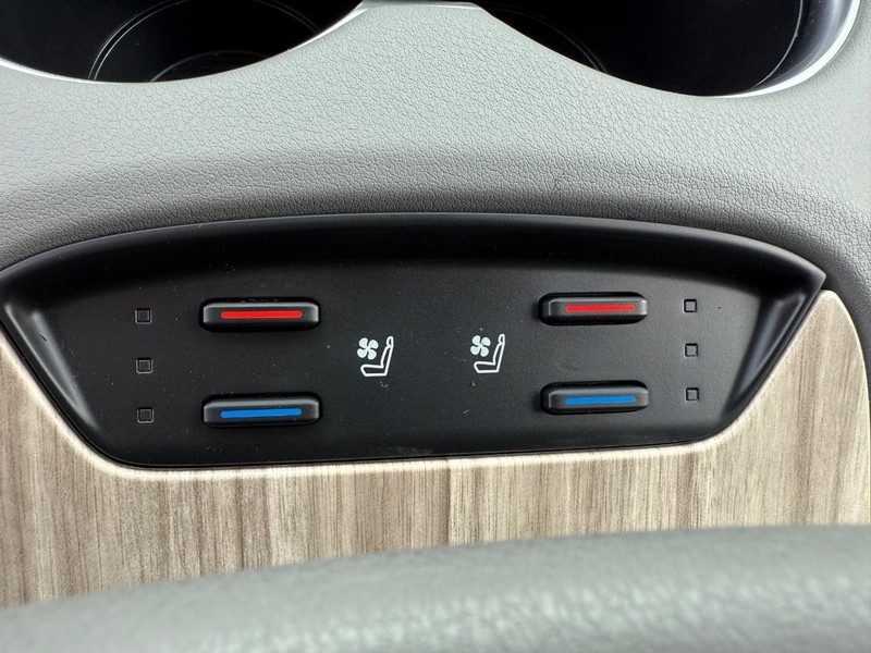 Toyota Venza Vehicle Image 18