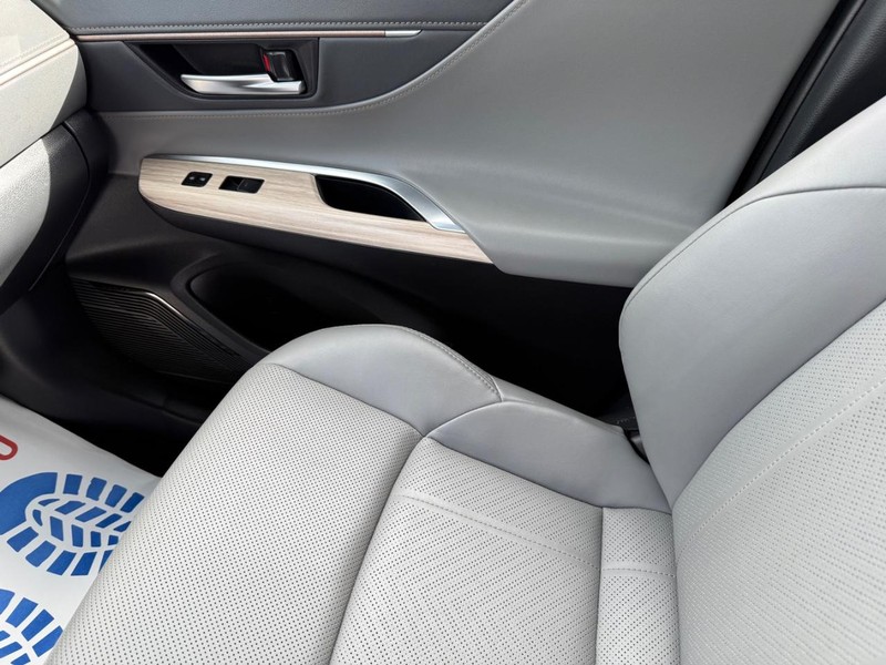 Toyota Venza Vehicle Image 23