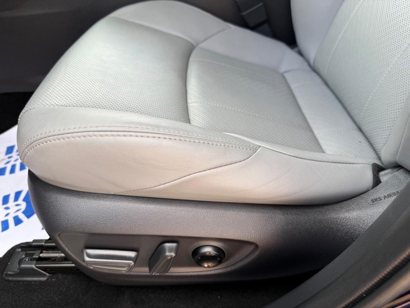 Toyota Venza Vehicle Image 28