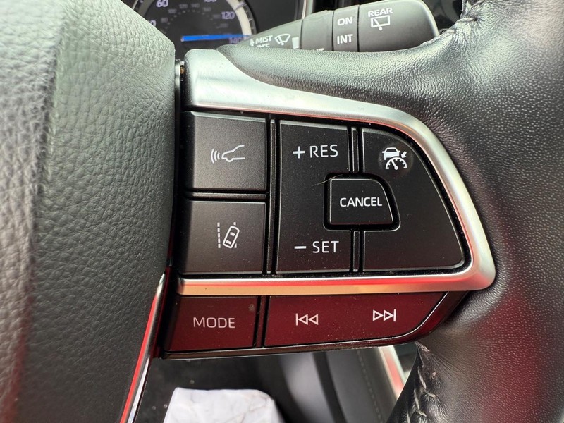 Toyota Highlander Vehicle Image 16