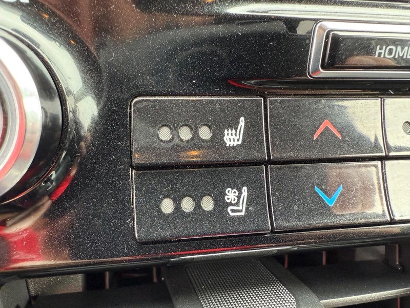 Toyota Highlander Vehicle Image 18