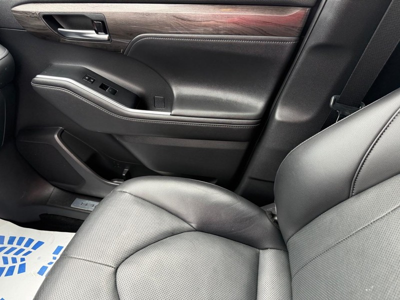 Toyota Highlander Vehicle Image 22