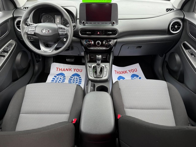 Hyundai Kona Vehicle Image 11