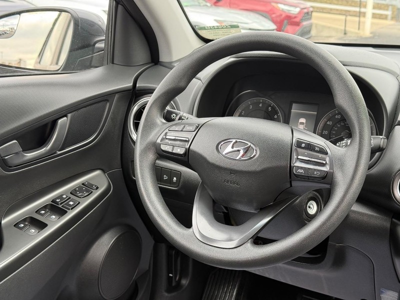 Hyundai Kona Vehicle Image 12