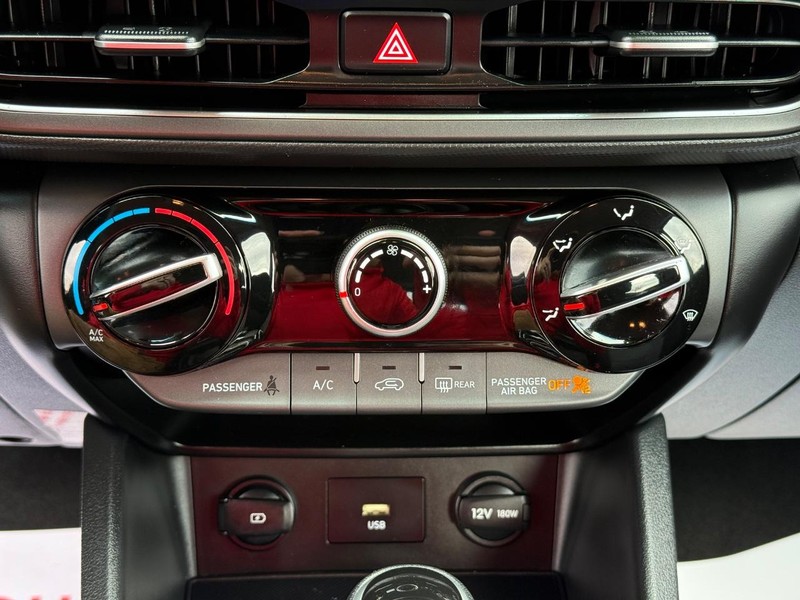 Hyundai Kona Vehicle Image 17