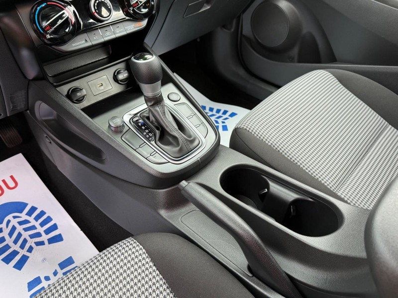 Hyundai Kona Vehicle Image 18